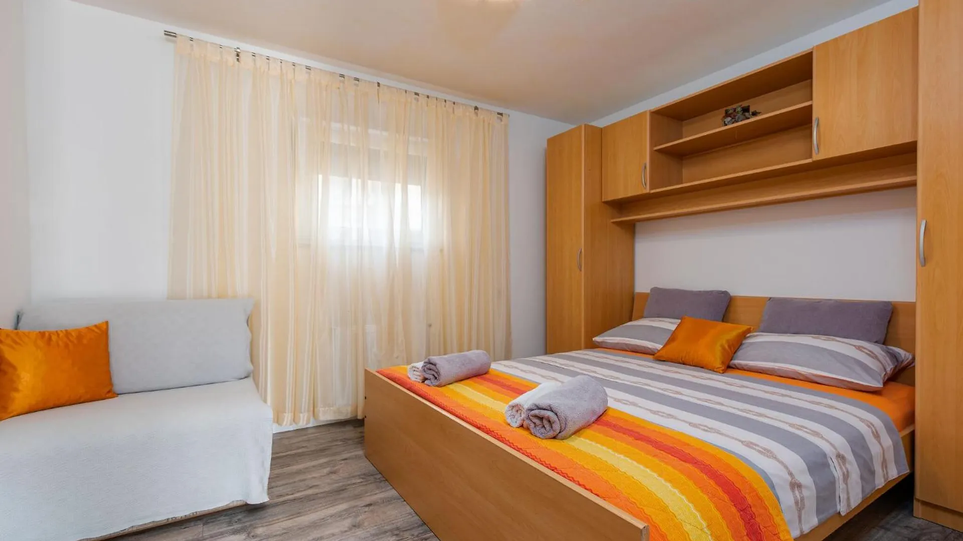 Apartments Nevenka Vir 0*,  Croatia